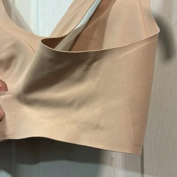 Like New! Le Mystère Smooth Shape Wireless Bra - Natural, size Small - Picture 8 of 13